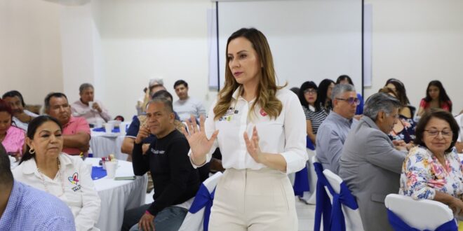 Dialoga Diana González con CNOP de Jalisco