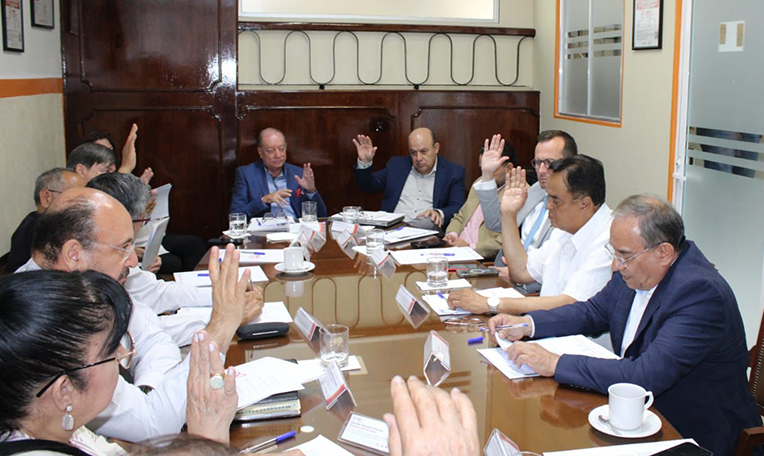 Reactiva IDEFT patronato e integra nueva junta de gobierno
