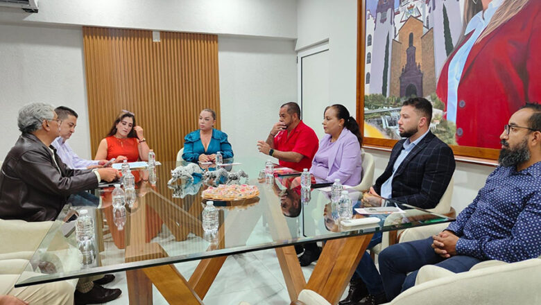 Firma IDEFT convenio con ayuntamiento de El Salto