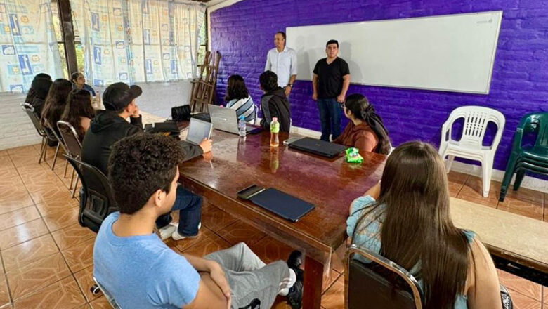 Capacita IDEFT a sectores vulnerables en programa especial