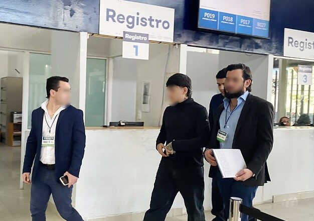 Acude Junior H a Fiscalía por apología del delito