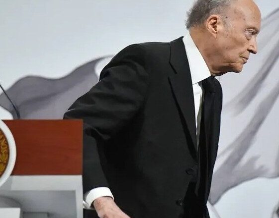 Se va Gertz a “un país amigo”