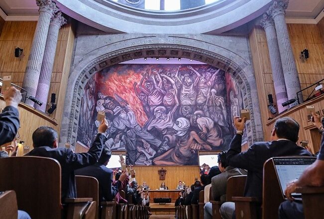 Aprueba U de G su presupuesto para 2026