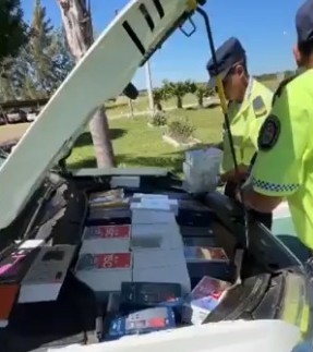 Decomisan celulares en motor