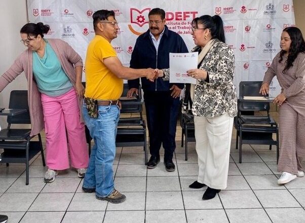 Impulsa IDEFT capacitación comunitaria en Tonalá