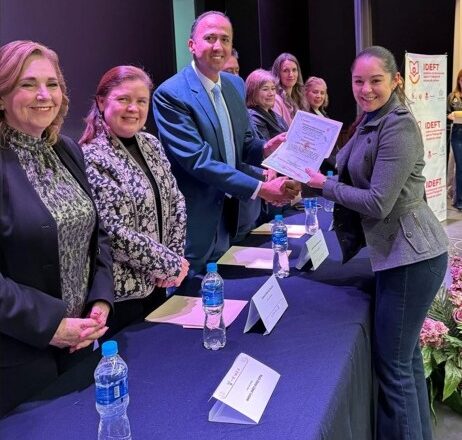 Entrega IDEFT constancias de capacitación en Arandas