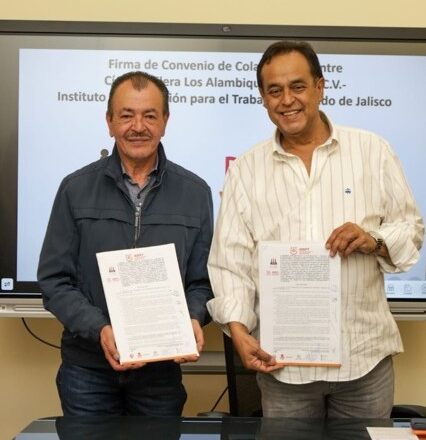 Firman alianza IDEFT y Tequilera Los Alambiques