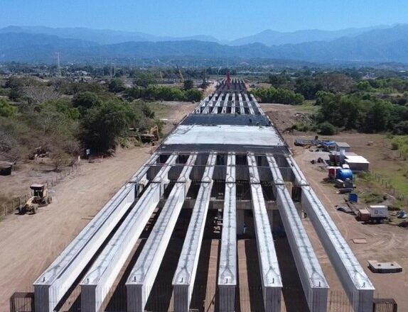 Avanza construcción de puente Amado Nervo