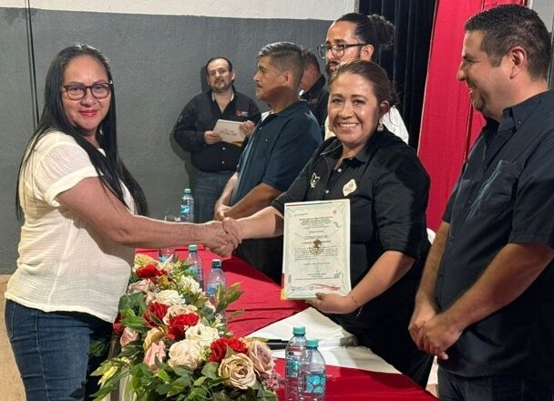 Entrega IDEFT 250 constancias en La Huerta