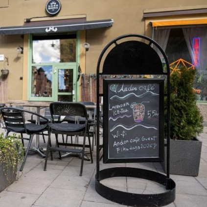 La IA administra un café