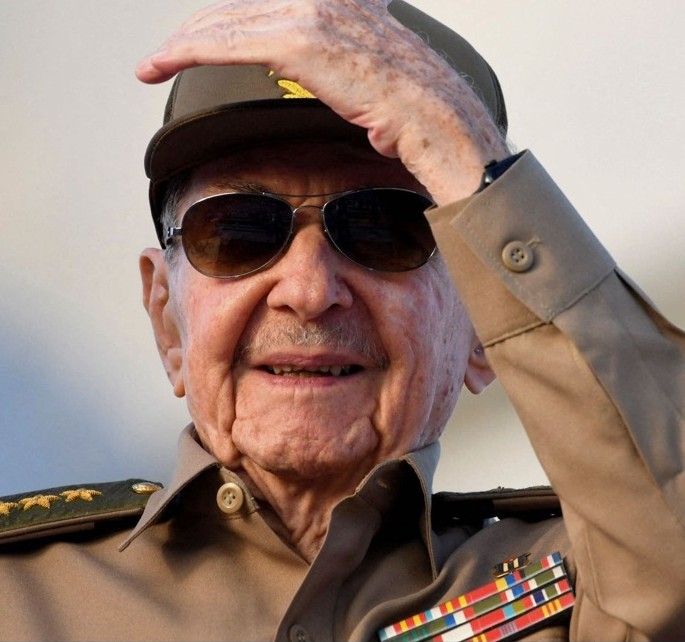EU va ahora por Raúl Castro, expresidente de Cuba
