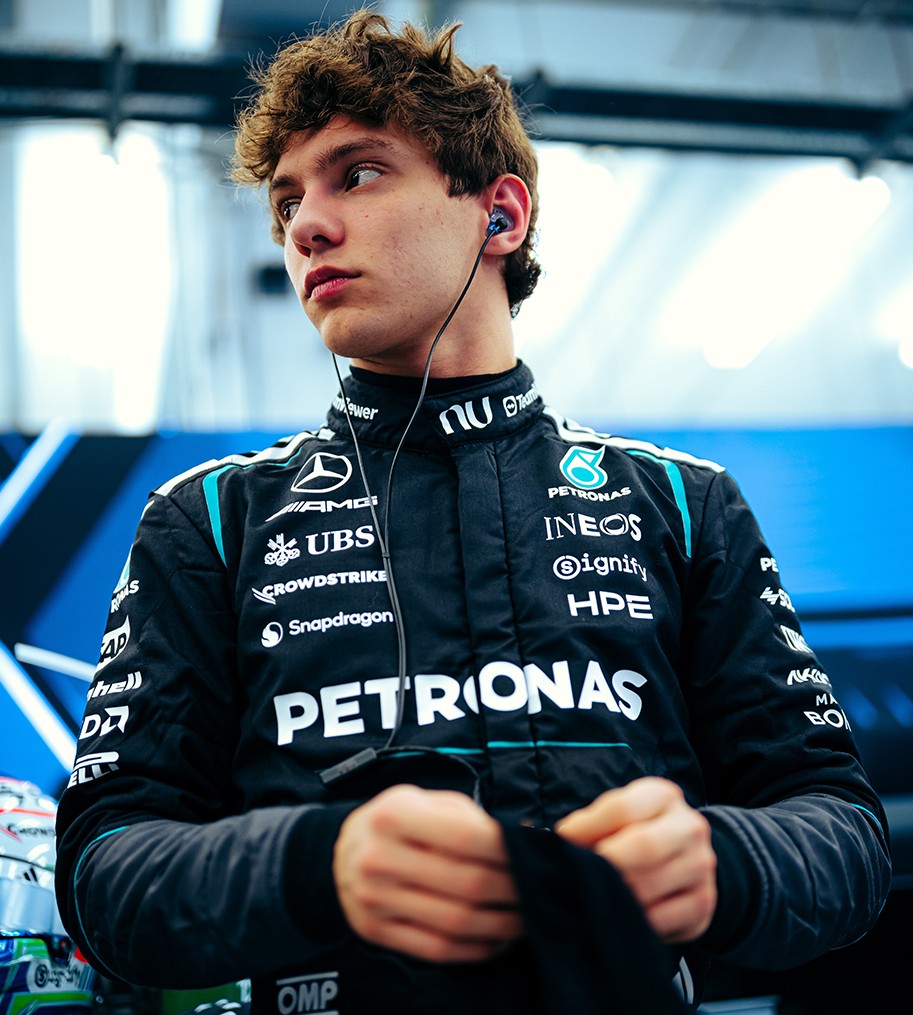 Antonelli, el joven líder de F1 que no puede conducir en su país
