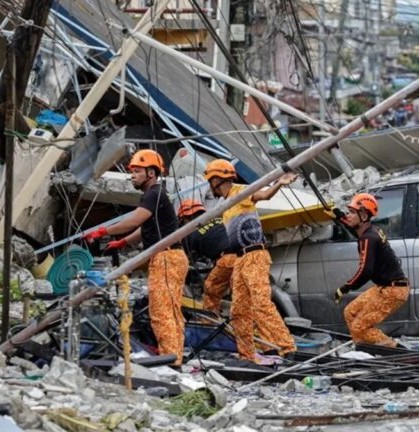 Sismo de 7.8 grados sacude a Filipinas