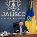 Pipas, garrafones y plantas, para atender crisis del agua