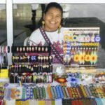 Aristas wixaritari exponen su arte en rectoría general