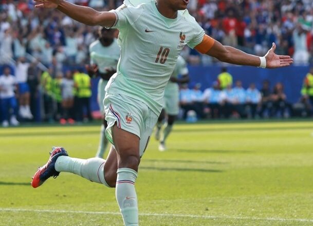 Francia, primer semifinalista: 2-0 sobre Marruecos