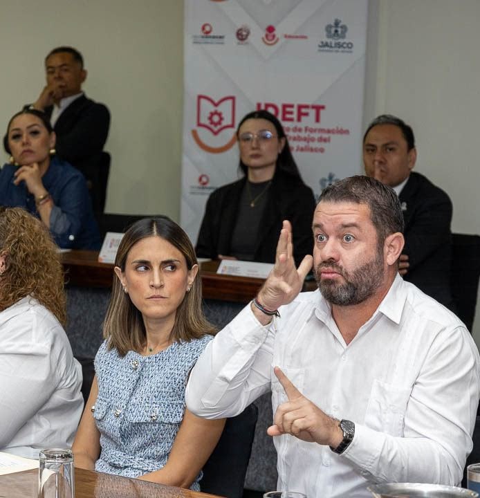 Impulsa IDEFT certificación para intérpretes de lengua de señas