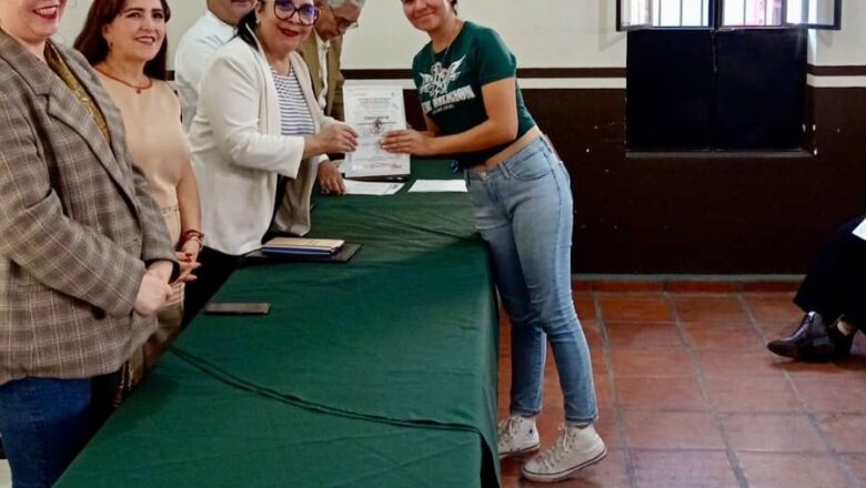 Egresados del IDEFT fortalecen futuro laboral en Ixtlahuacán