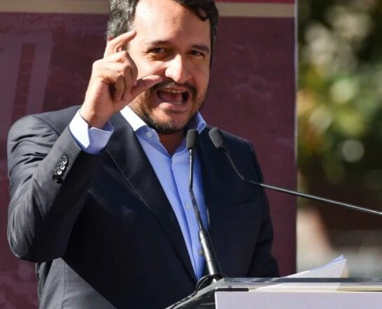 Le quitan la visa y Andy despotrica contra EU