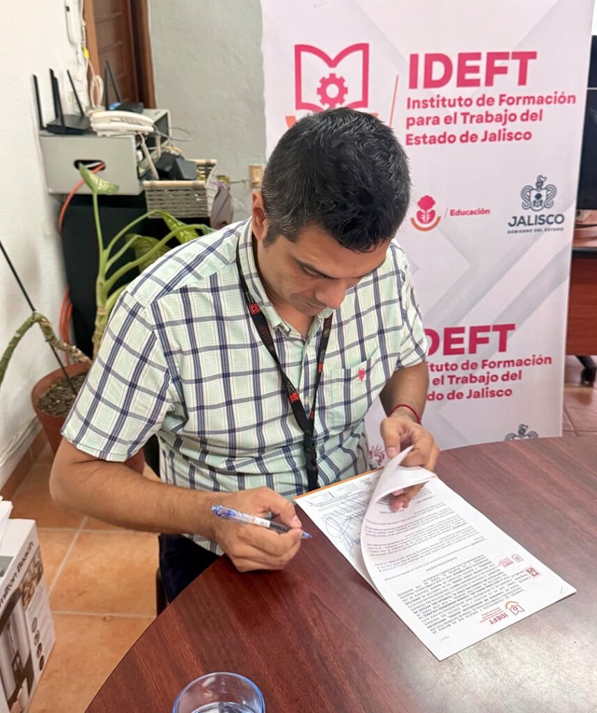 IDEFT en Puerto Vallarta capacita a comunidades vulnerables