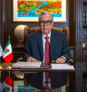 Rocha regresa y se vuelve a ir