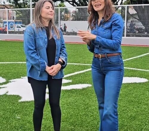 Entrega Vero Delgadillo rehabilitación de canchas deportivas