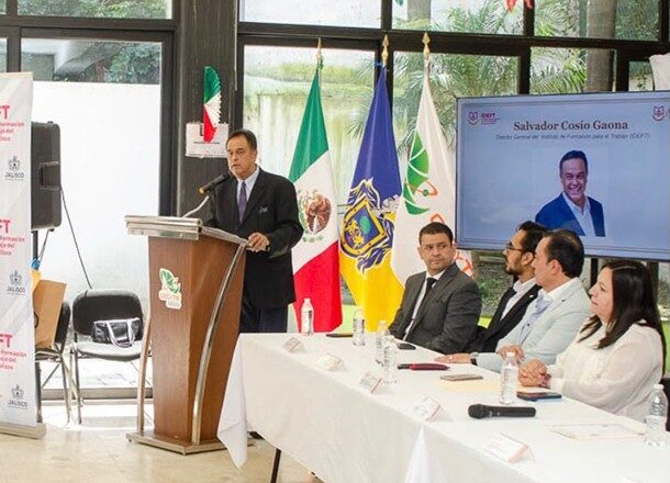 Certifica IDEFT a 41 servidores públicos en atención ciudadana