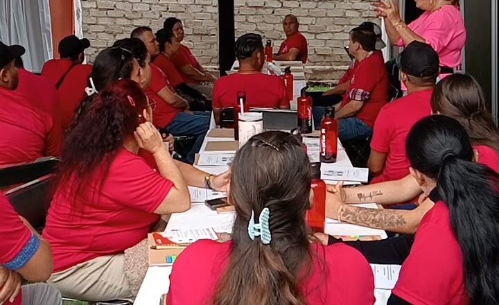 Lleva IDEFT capacitación sindical a convención de VAMOSÍ