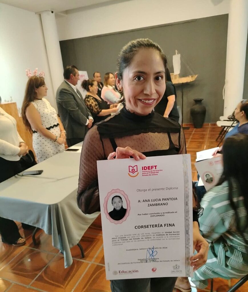Entrega IDEFT Constancias de capacitación en Jocotepec