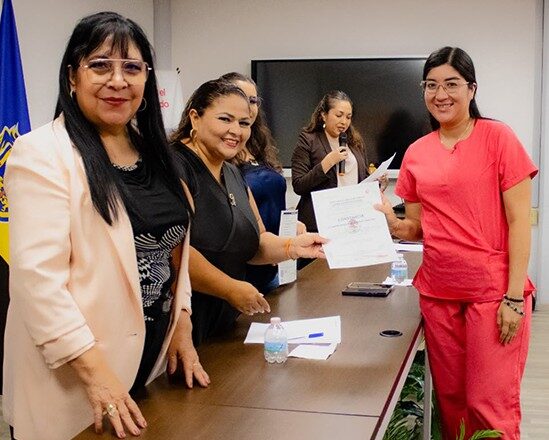 Entrega IDEFT 358 constancias al sector tequilero