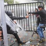 Investigan a 17 policías por manifestación en Casa Jalisco