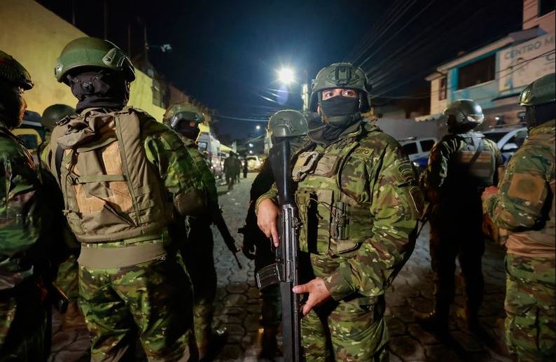 Motín en Ecuador deja ocho presos muertos y diez heridos 