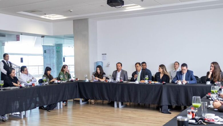 Signan alianza IDEFT y Cámara de Empresas de Consultoría