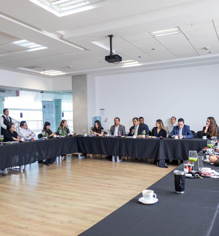 Signan alianza IDEFT y Cámara de Empresas de Consultoría