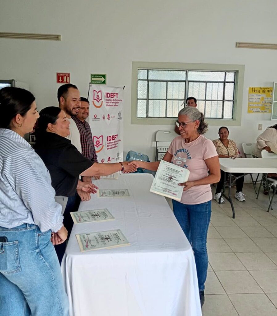 Abre IDEFT oportunidades de empleo en comunidades