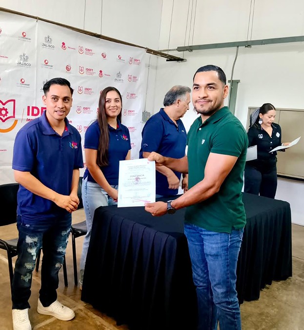 Culmina IDEFT capacitación de 870 personas en Autlán
