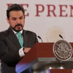 Detalla Zoé Robledo plan salarial y de inversión en el IMSS
